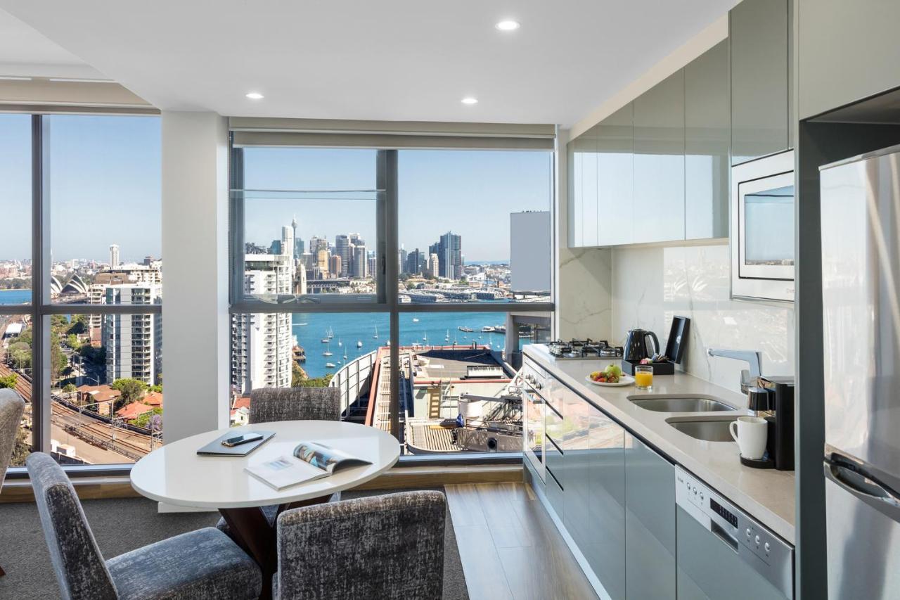 Meriton Suites North Σίδνεϊ Εξωτερικό φωτογραφία The kitchen of a typical apartment